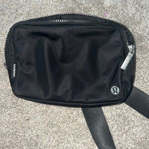lululemon belt bag XL!!